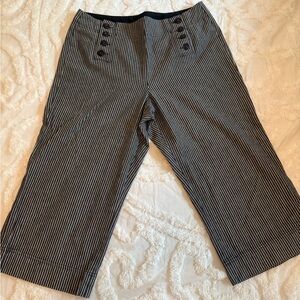 Larry Levine Black and White Striped Women’s Capri  Dress Sailor Button Pants